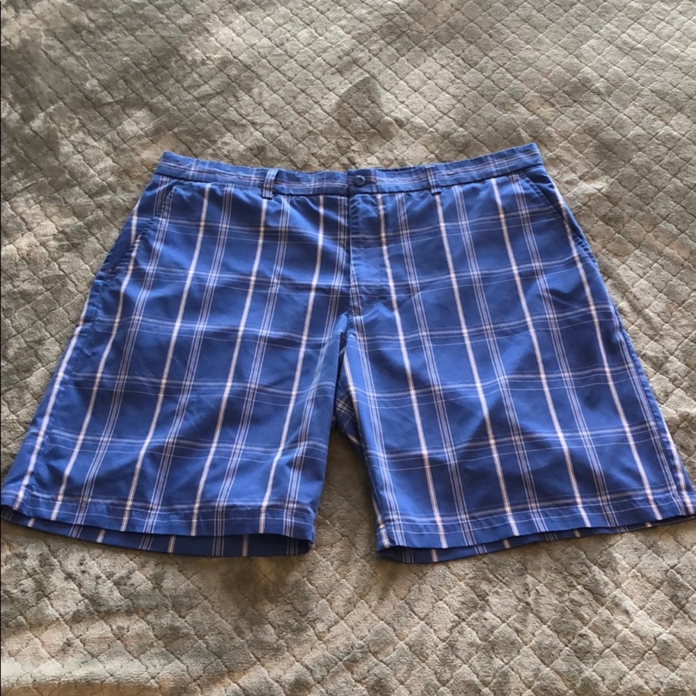 Men’s PGA Tour golf shorts size 38.